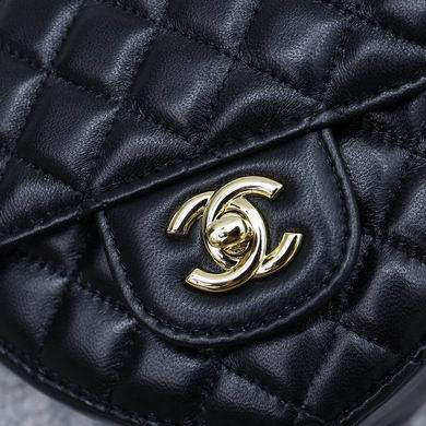 Mini Borsa Nera a Cuore in Pelle