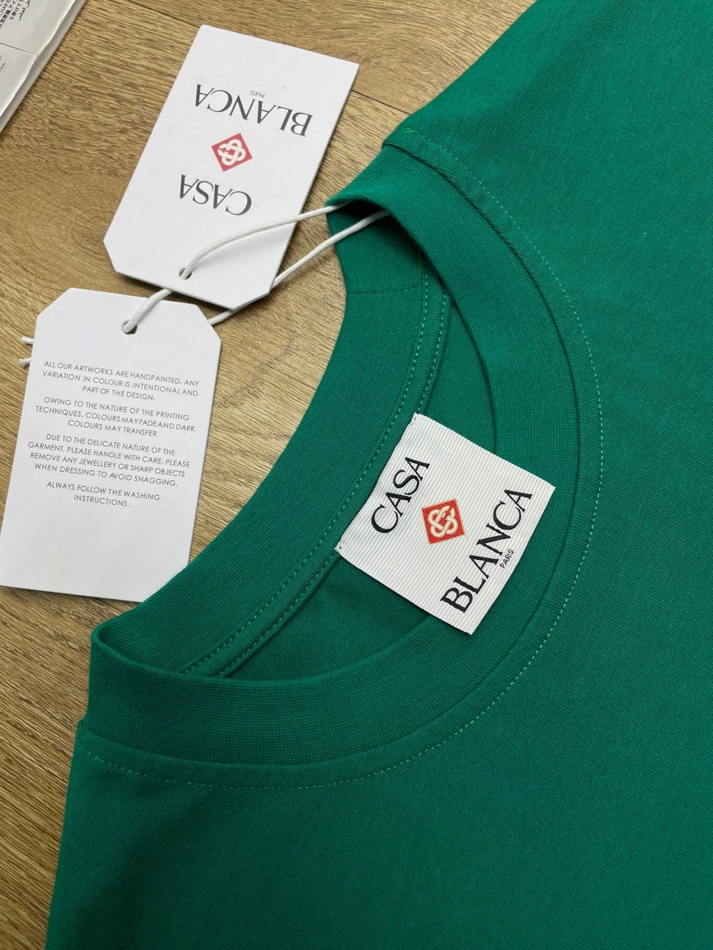 T-shirt minimal attillata