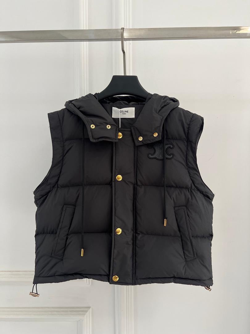 Piumino nero con cappuccio