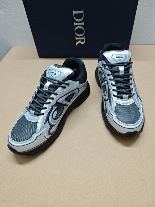 Nuove sneakers B30 ispirate