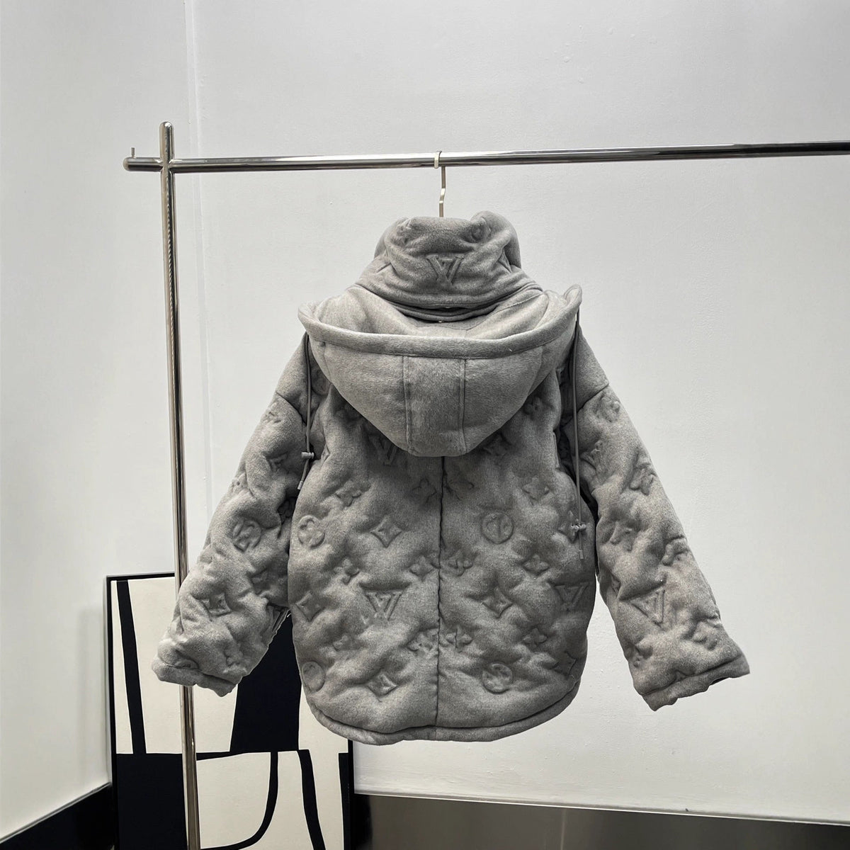 Textured Grey Puffer Jacket LV.