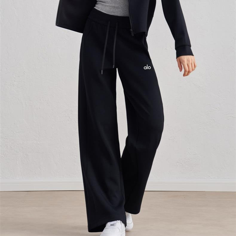 Pantaloni tuta a gamba larga
