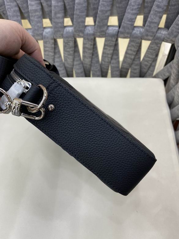 Borsa a tracolla con monogramma