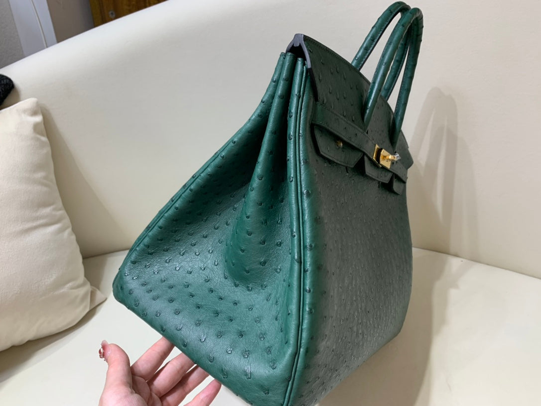 Borsa 40 Struzzo Malachite con Dettagli Dorati