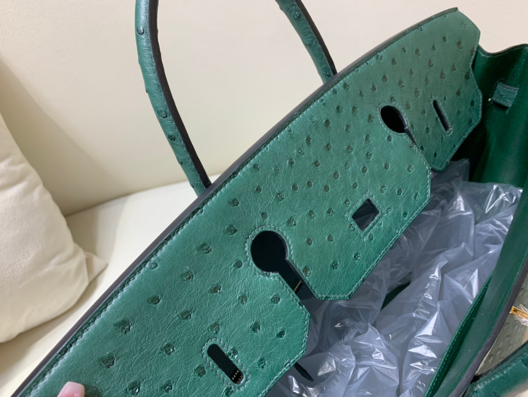 Borsa 40 Struzzo Malachite con Dettagli Dorati