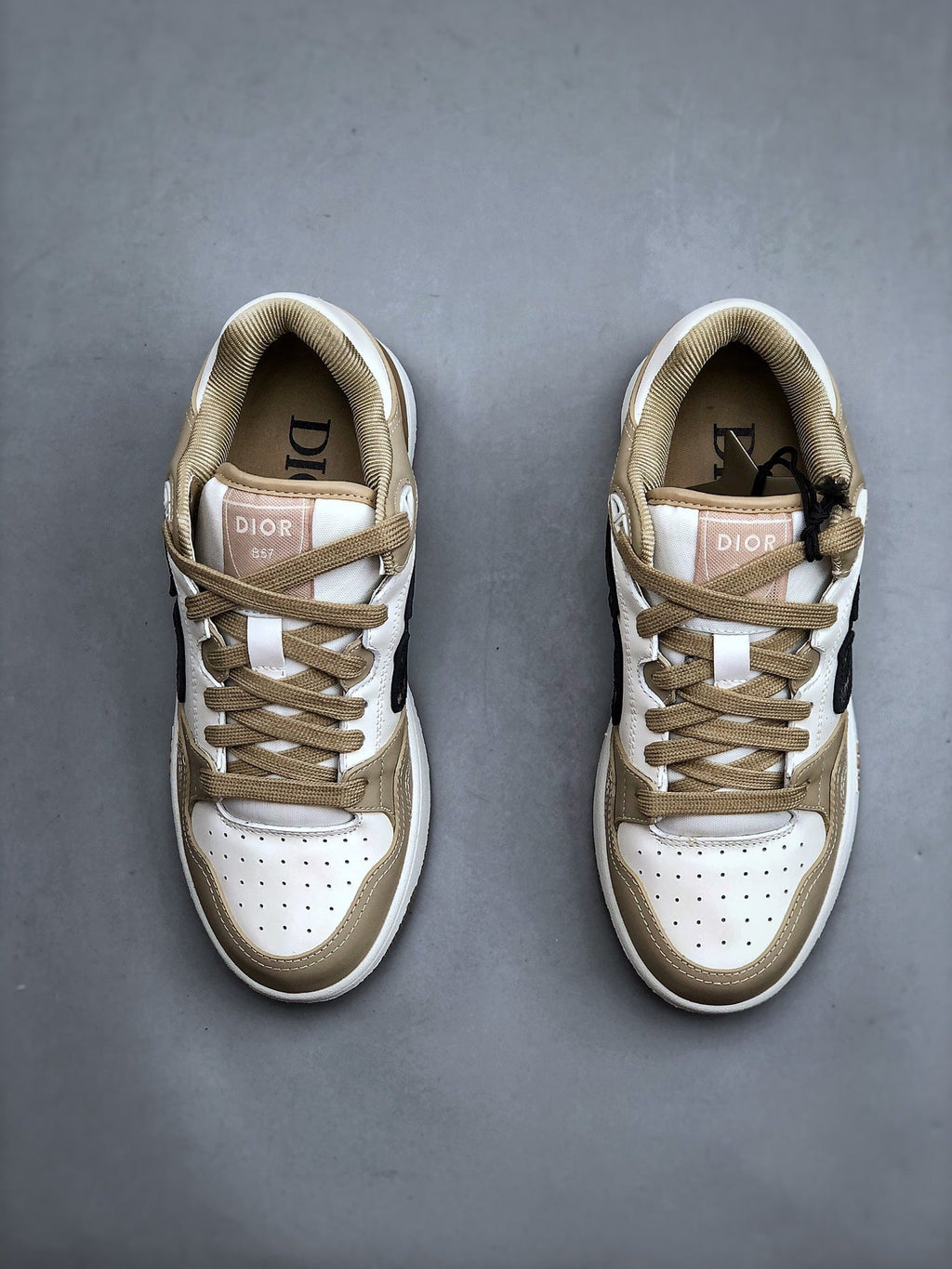 Sneakers basse ispirate alle B57