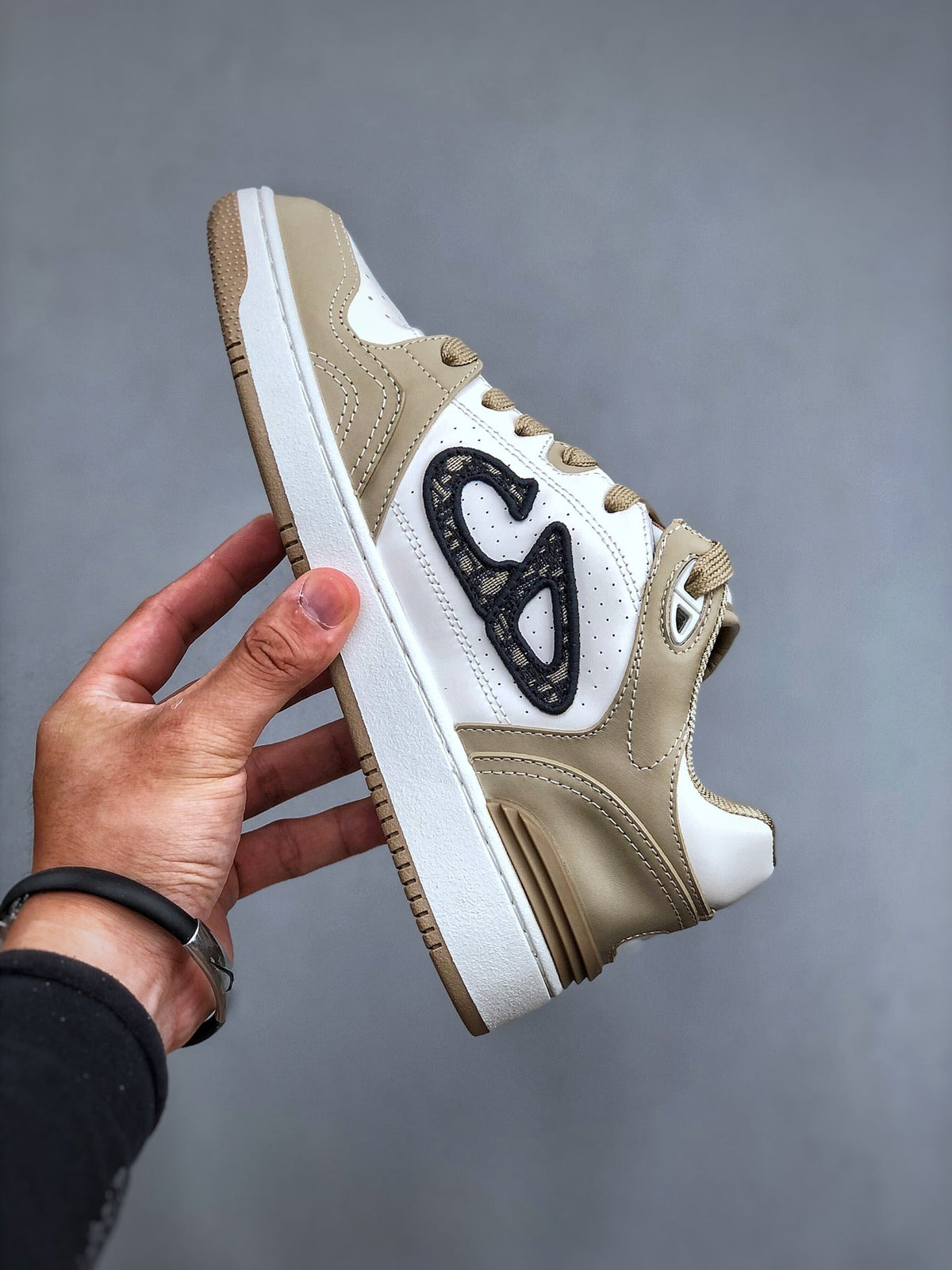 Sneakers basse ispirate alle B57